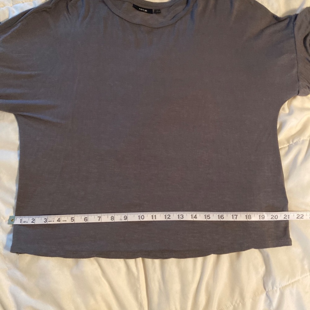 Gray Ruffle Sleeve top - Picture 5 of 5